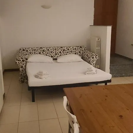 Villa Gli Ulivi - Ushuaia Apartment Lake & Garden View - Free Parking