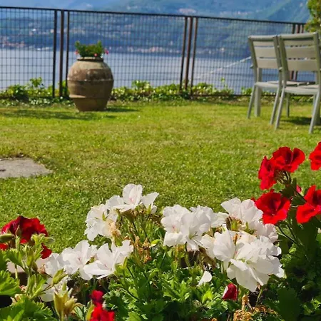 Villa Gli Ulivi - Ushuaia Apartment Lake & Garden View - Free Parking Apartment