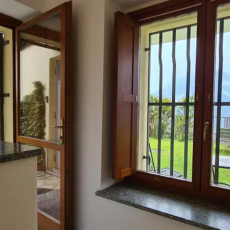 Gli Ulivi - Ushuaia & Garden View - Free Parking Apartment Perledo